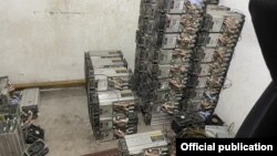 Майнинг-ферманын техникалары. УКМКнын сүрөтү.