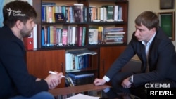 Заступник мера Києва Володимир Бондаренко всіляко уникав відповіді на запитання про диплом