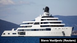 Орусиялык олигарх Роман Абрамовичтин кемеси. Монтенегро, 12-март, 2022-жыл