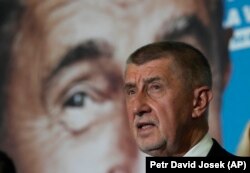 Премєр-міністр Чехії Андрей Бабіш вважається союзником президента Мілоша Земана. Однак партія Бабіша ANO програла жовтневі парламентські вибори