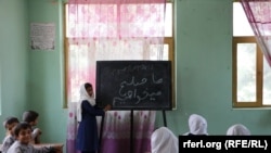 با وجود های واکنش های داخلی و جهانی در پیوند به بسته ماندن مکاتب متوسطه و لیسه دختران در افغانستان این مکاتب همچنان بسته باقی مانده اند