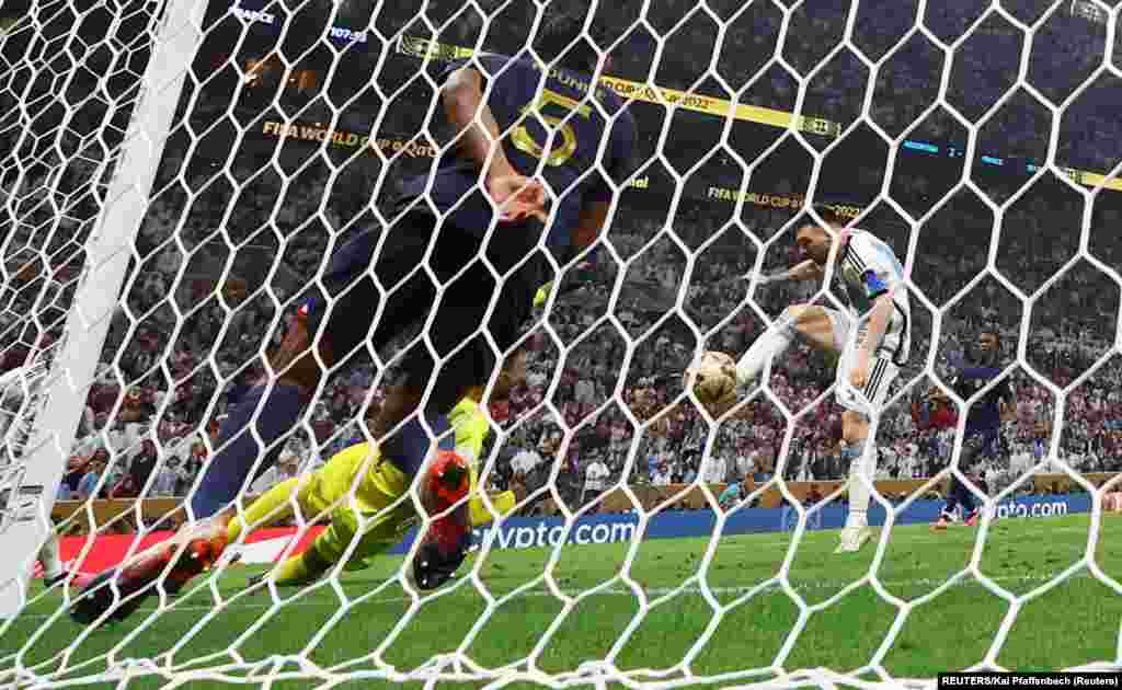 Кошумча 15 мүнөттөн берилген эки таймда атаандаштар бири-бирине бирден гол киргизип, эсеп 3:3 менен аяктап, жеңүүчү аныкталбай калды.