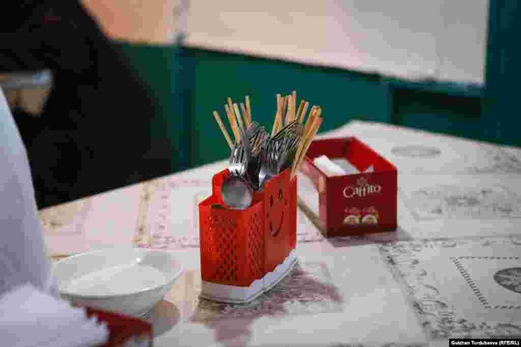 Сатуучулардын арасында 25-30 жылдан бери ашлямфу жасап келаткандары бар.&nbsp;