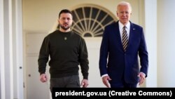 رئیس جمهور بایدن در واشنگتن به زلینسکی اطمیان داد که ایالات متحده در کنار اوکراین ایستاد است