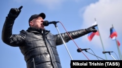 Російський співак, депутат Держдуми Росії Денис Майданов під час мітингу-концерту з нагоди 8-ї річниці окупації українського Криму. Окупований Донецьк, 18 березня 2022 року