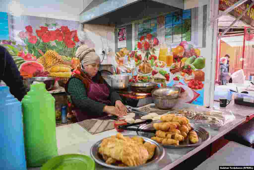 Ашлямфу менен чогуу пирожки жесе, даамдуу болот.&nbsp;