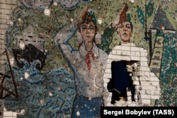 Залишки зруйнованої російськими обстрілами школи на Херсонщині