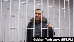 Равшан Жээнбеков соттук отурумдардын биринде. Архивдик сүрөт.