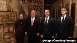 Վրաստանի վարչապետ Իրակլի Ղարիբաշվիլիի և ԱՄՆ Պետդեպարտամենտի՝ Կովկասում բանակցությունների գծով ավագ խորհրդական Ֆիլիպ Ռիքերի հանդիպումը աշխատանքային ընթրիքի ձևաչափով, Թբիլիսի, 30-ը նոյեմբերի, 2022թ.