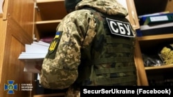 За даними првоохоронців, 14-річних жителів громади спецслужби Росії дистанційно завербували через телеграм-канали з пошуку швидких заробітків.