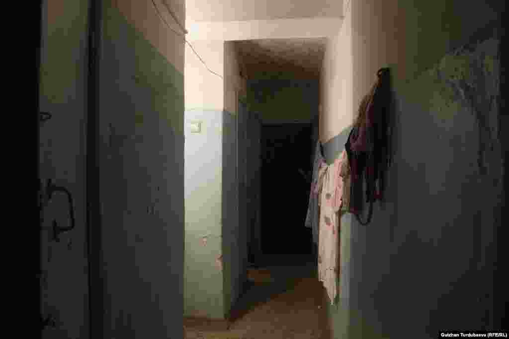 &nbsp;Бул жердеги ижара акы жаңы конуштарга караганда эки эсеге көп. Эң аразаны жети миң сомдон башталат. &nbsp;