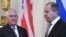 Рекс Тиллерсон (л) и Сергей Лавров (п)