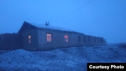 Талашка түшкөн үй. Кочкор району.