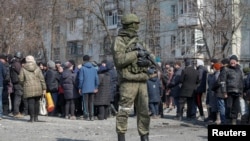 Украинаның Мариуполь шәһәрендә Русия хәрбие