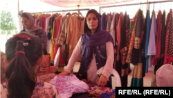 اقتصادی تعداد زیادی از زنانی که نان آور خانواده های خود استند وابسته به در بیرون از خانه است