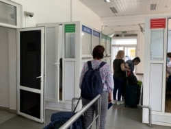 Українці масово їдуть за кордон