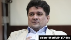 Вадим Прохоров сказав, що залишив Росію за кілька днів до того, як суд у Москві засудив Володимира Кара-Мурзу до 25 років ув’язнення