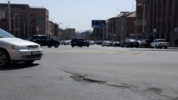 Գյումրիի Անի թաղամասի բնակիչները դժգոհ են. և՛ ջրամատակարարման համակարգի փոփոխելն է դանդաղում, և՛ դրա հետևանքով ասֆալտապատումը