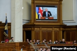 Борис Джонсон выступает перед депутатами Верховной Рады. 3 мая 2022 года