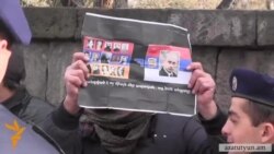 «Ամոթ», «դավաճան» վանկարկումներ Ազգային ժողովի մուտքի մոտ