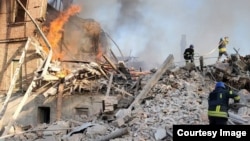 «О 16:37 7 травня в Білогорівці внаслідок російського авіаудару виникли пожежі в будівлі школи на площі близько 300 м кв. і в будинку культури»