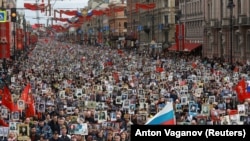 “Өлбөс полктун” жүрүшү. Санкт-Петербург шаары, 9-май, 2022-жыл (Иллюстрациялык сүрөт)