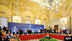 Нишасти G-7 дар шаҳри Рум