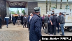 Каза болгону кыргызстандыктарды акыркы сапарга узатуу учуру. 6-май, 2022-жыл. Ала-Бука. 