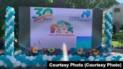 Фестиваль Алымбек датка аянтында өтүүдө. 