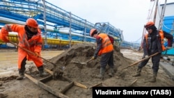 Строительство на месте одного из месторождений, входящего в базу газопровода "Сила Сибири", 2019 год