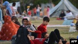 تعدادی از پناهجویان افغان که در جریان کمتر از دو سال اخیر به پاکستان مهاجرت کرده اند