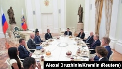 Ռուսաստանի նախագահ Վլադիմիր Պուտինը Կրեմլում հանդիպել է լեգենդար ֆուտբոլիստների հետ, Մոսկվա, 6 հուլիսի, 2018թ.