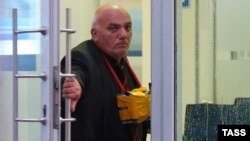 Россия - Захвативший отделение«Ситибанка» мужчина, Москва, 24 августа 2016 г.