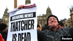 Демонстрация в Глазго тех, кто не разделял политические взгляды Маргарет Тэтчер