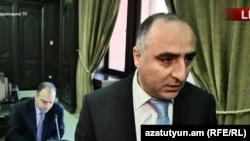 ՀՔԾ պետ Սասուն Խաչատրյանը զրուցում է լրագրողների հետ, Երևան, 28-ը հունիսի, 2018թ․ 