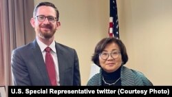 توماس وست نماینده ویژه ایالات متحده امریکا برای افغانستان با رزا اوتنبایووا رئیس یوناما در واشنگتن