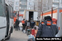 Жители Экибастуза говорят, что меняют лопнувшие трубы на новые за свой счет. Это влетает многим в копеечку