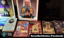 Одна зі світлин, оприлюднених СБУ 8 грудня 2022 року за підсумками обшуків в рамках безпекових заходів на об’єктах УПЦ (МП), які розташовані у Херсонській, Черкаській, Житомирській та Волинській областях