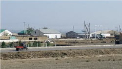 Diňle: Aşgabat – Bäherden aralygynda gysga wagtda häkimiýetler tarapyndan onlarça jaý ýykyldy
