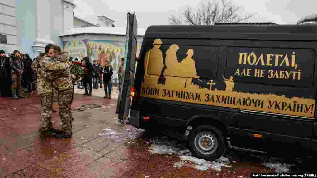 Від початку повномасштабного вторгнення Росії, за офіційними даними, в Україні загинули більш як сотня іноземних добровольців (як військових, так і цивільних волонтерів, медиків)