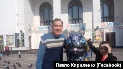 У Кіри в Україні залишилися дідусь та бабуся, але дівчинку не віддавали з окупованого Донецка.