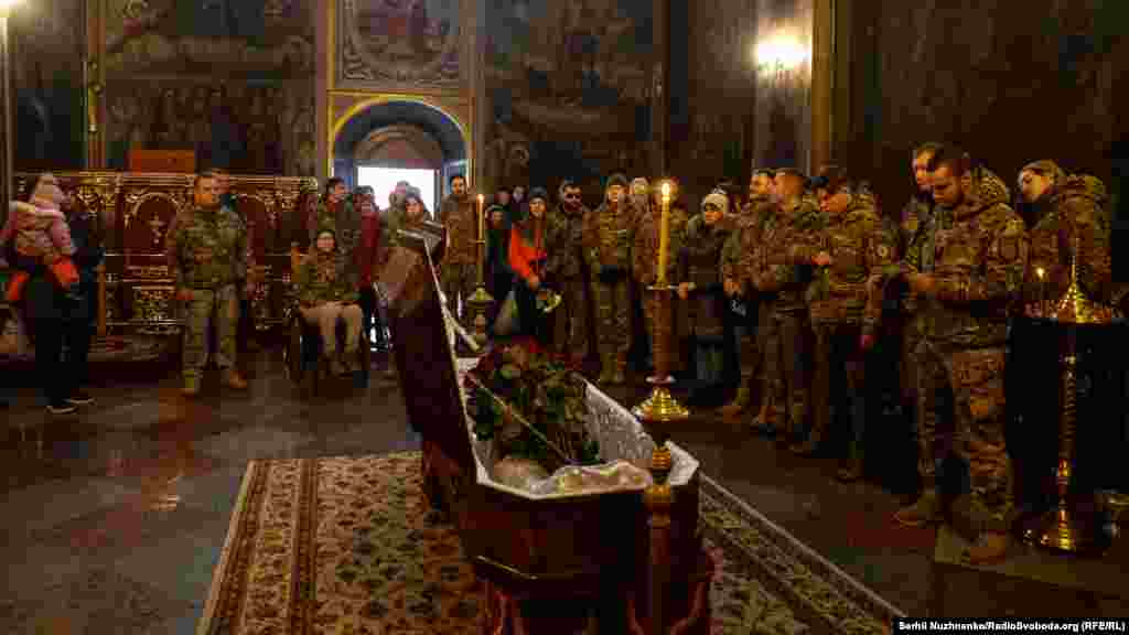 Заупокійна служба в Михайлівському Золотоверхому соборі в Києві