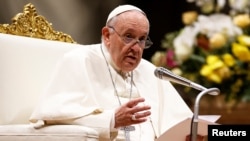 Рим папасы Франциск. Архивдик сүрөт.