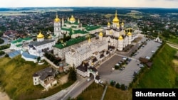 Почаївська лавра – православний чоловічий монастир у місті Почаєві Кременецького району Тернопільської області