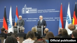 Էդվարդ Նալբանդյանի և Ֆրանկ-Վալտեր Շտայնմայերի համատեղ ասուլիսը, Երևան, 30-ը հունիսի, 2016թ․