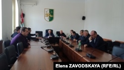 Спикер парламента пообещал сделать все от него зависящее, чтобы закон был принят до начала президентской избирательной кампании