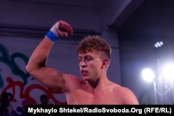 Евгений Кальянов в Одессе осенью 2021 года. Он победил в одном из поединков второго сезона Одесской лиги кулачных боев STRTFC