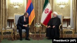 Президент Армении Никол Пашинян встречается в Тегеране с президентом Ирана Хасаном Рухани, 27 февраля 2019 г.