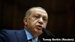 Түрк президенти Режеп Тайып Эрдоган парламентте сүйлөп жатат. Анкара. 23-октябрь, 2018-жыл.