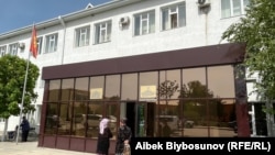 Президенттин Баткен облусундагы ыйгарым укуктуу өкүлчүлүгүнүн имараты. 